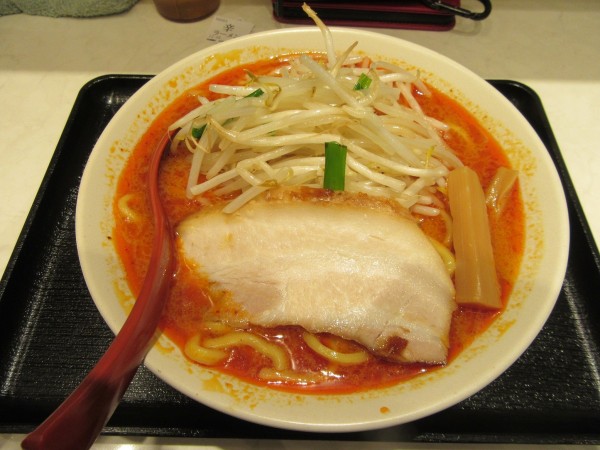 「辛味噌ラーメン（１０００円）」@味噌麺処 花道庵 東京ラーメンストリート店の写真