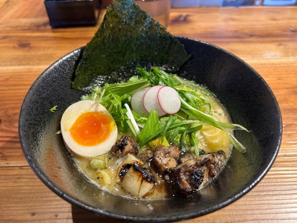 「特製炭焼き鶏そば1200円」@鶏そば炭や 常総店の写真