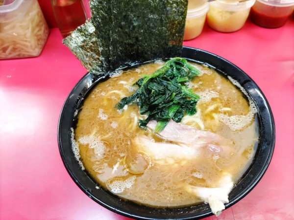 「中盛ラーメン」@ラーメン杉田家の写真