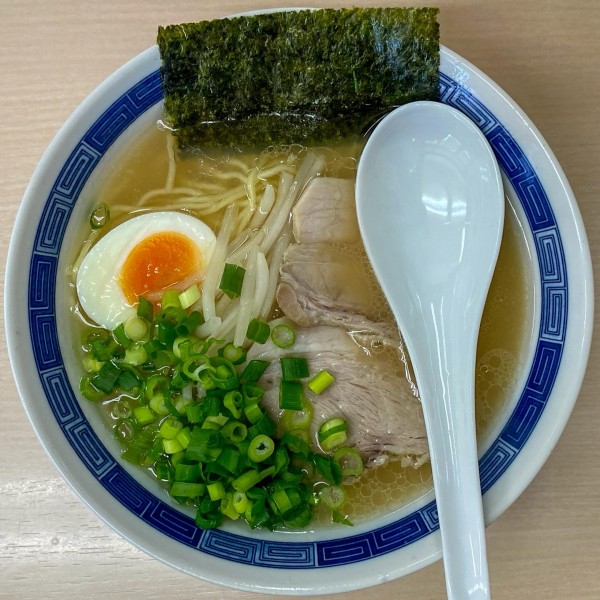 「塩とんこつラーメン（並）¥800」@八作の写真