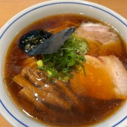 醤油らぁ麺1300円