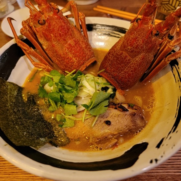 「伊勢海老ラーメン」@GURU GURU SIROHEBI NOODLE 研究所の写真