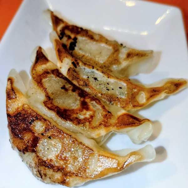 「一口焼餃子 4個」@元祖とんこつ久留米ラーメン 福ヤの写真