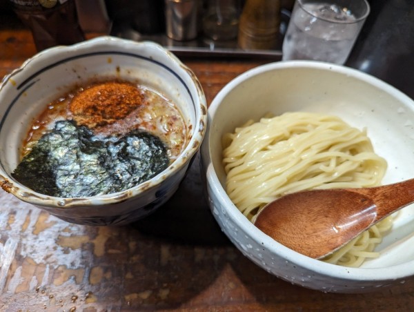 「辛辛魚つけ麺1080円+黒烏龍茶200円」@麺処 井の庄 立川店の写真