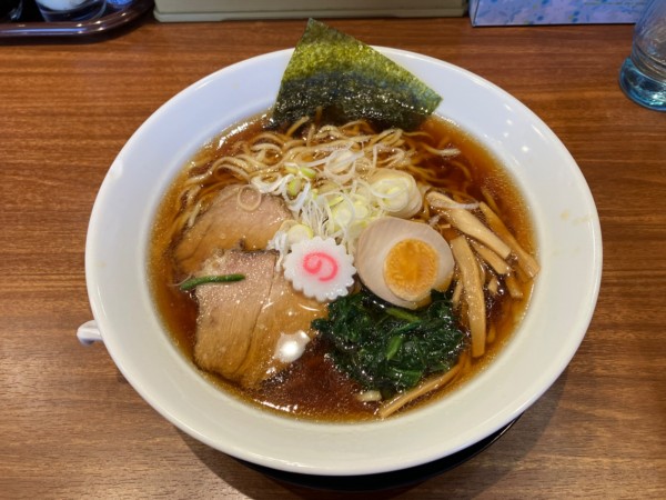 「中華そば大盛り(グレードアップクーポン使用)」@麺や十兵衛 川越藤間店の写真