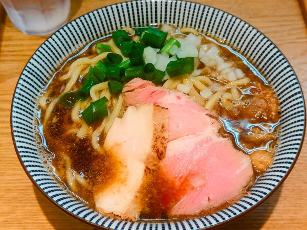 「煮干しらーめん」@ふく流らーめん 轍 東京高田馬場本店の写真