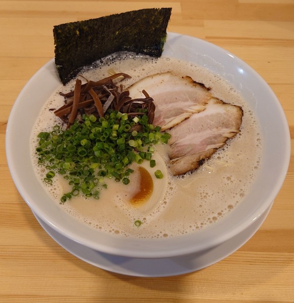 「スペシャル(900円)」@とんこつラーメン44の写真