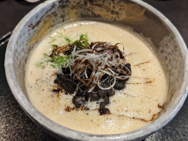 「鶏白湯黒」@DURA麺TE 西宮店の写真