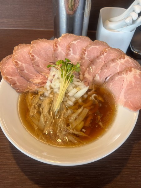 「いりこそば　チャーシュー」@オカモトモノガタリの写真