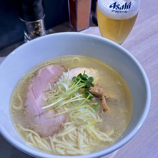 「塩ラーメン＋スーパードライ小生」@自家製麺 甚の写真