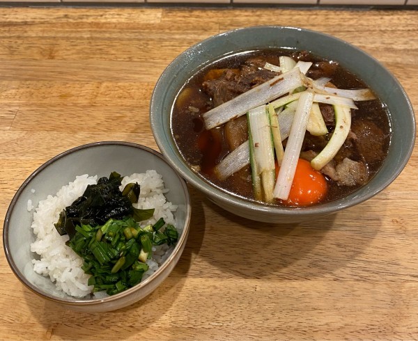 「[限定]松坂牛の肉南蛮(極太手打ち), ごはん, 青唐ニラ」@だしと麺 遊泳の写真