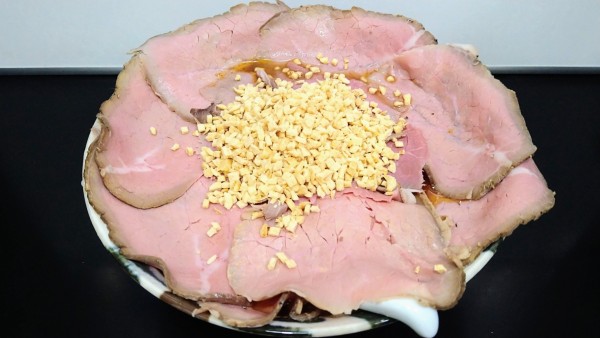 「旨辛牛肉麺(大)＋肉増し」@自家製麺SHINの写真