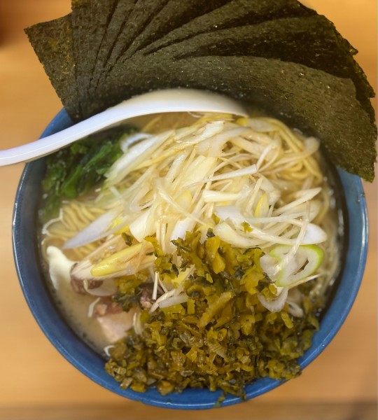「ネギラーメン、高菜、のり、ライス」@無邪気 自由が丘南口店の写真