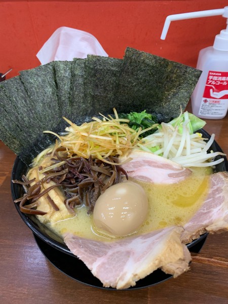 「全部のせ@1200、特盛@200、海苔@120、硬め、濃いめ、多」@飯山家系濃厚豚骨ラーメン がぁたくの写真