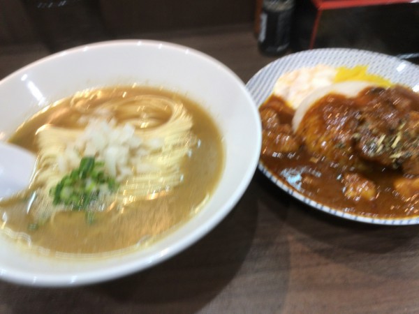「朝限定セット（朝限定かけ＋朝限定カレー）」@Noodle&Spice curry 今日の1番の写真