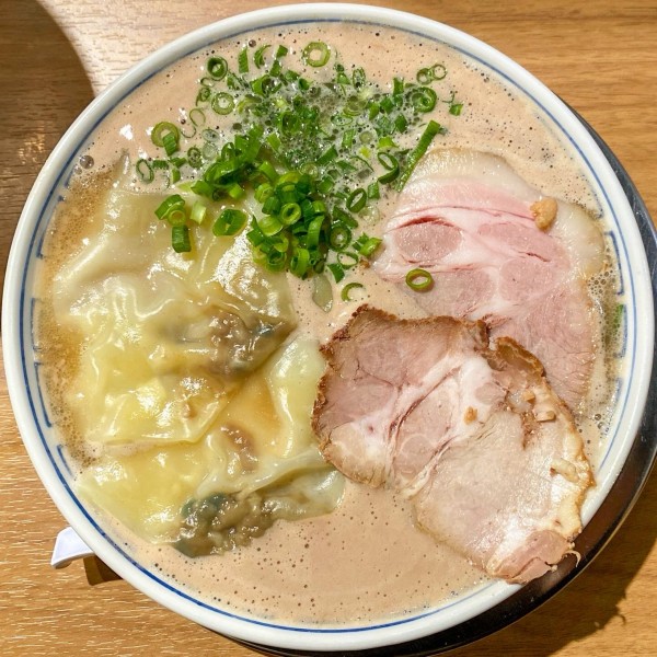 「ワンタンメン ¥1,030 味玉 ¥140」@三代目 博多 だるま アクアシティお台場店の写真