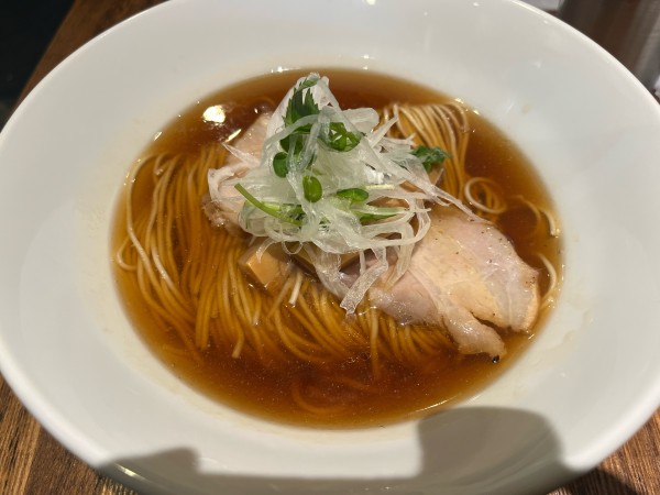 「醤油らぁめん」@セキレイ 〜NIBOSHI no D5〜の写真