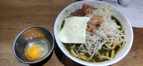 「【限定】カレーラーメン少なめ+トッピング」@MEN YARD FIGHTの写真