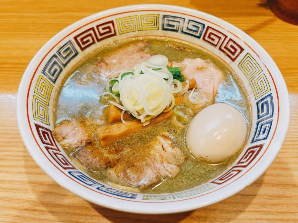 「コク煮干中華そば 味玉付」@ほっこり中華そば もつけの写真