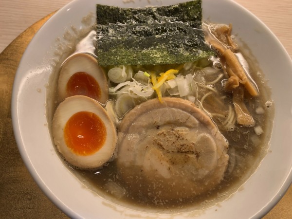 「純煮干しそば（味玉）」@麺屋 音 柏店の写真