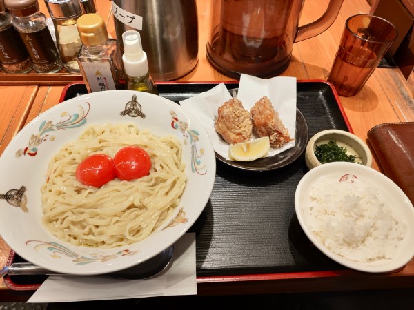 「卵かけ麺　唐揚」@つけ麺専門店 三田製麺所 水道橋店の写真