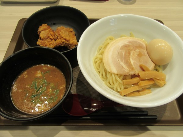 「つけ麺（９９０円）＋唐揚げ醤油２個４００円」@ごはんどき 阿見店の写真