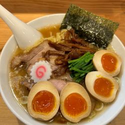 しおラーメン1050円➕味玉2個240円
