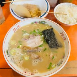 Cセット　鶏唐揚げ　ライス　ラーメン