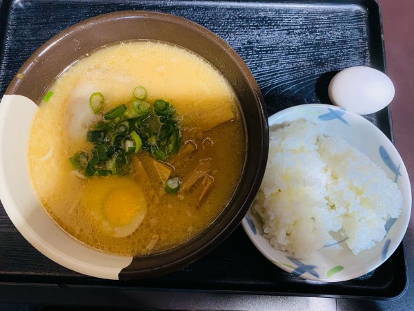 「ラーメン 660円」@青山ふ〜ちんの写真