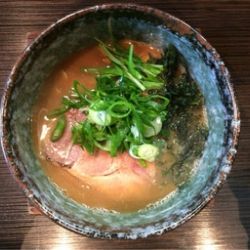 濃厚醤油らぁ麺