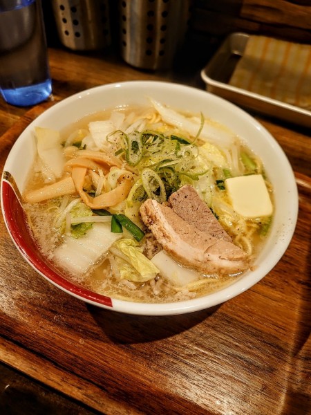 「塩バタにんにくらーめん」@麺処福吉 Higa-Tokoの写真