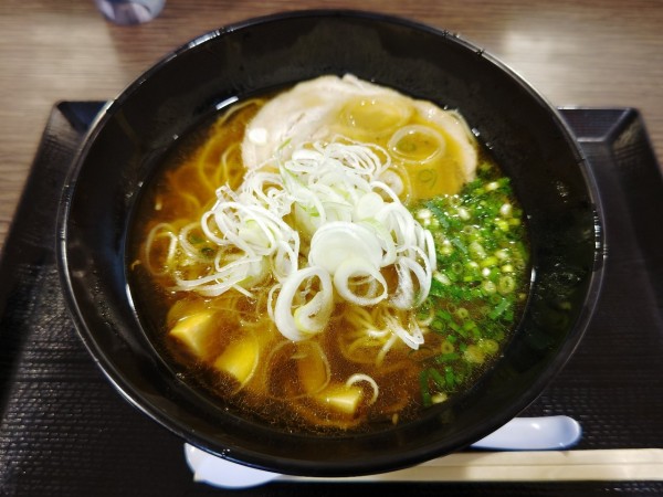 「醤油らぁ麺」@らぁ麺MORIZUMIの写真
