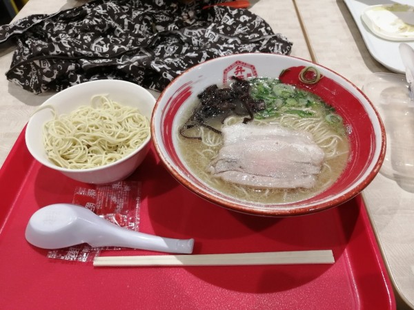 「博多純とんこつラーメン」@博多ラーメン専門店 麺屋 博多 弁天堂 イオンモール甲府昭和店の写真