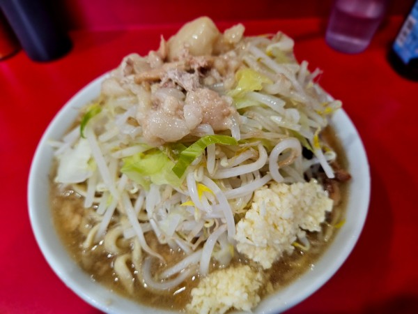 「小豚入り」@ラーメン二郎 生田駅前店の写真