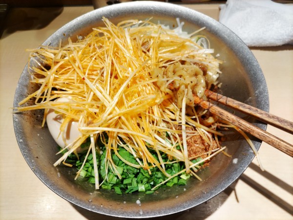 「まぜそば(大盛)·味玉·辛ネギ·追飯」@麺工 豊潤亭の写真