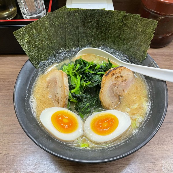 「豚骨醤油SP」@家系らーめん 横崎家の写真