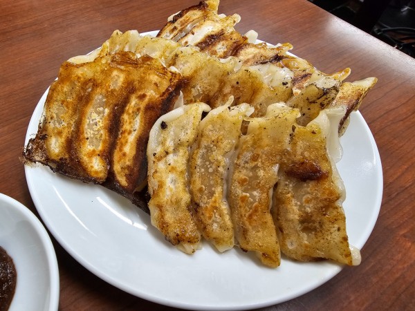 「焼ぎょうざ5人前（写真は3人前で、1人前400円）」@瓢たん 三宮店の写真
