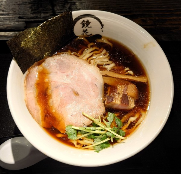 「極醤油らーめん(1250円)」@らーめん愉悦処 鏡花の写真