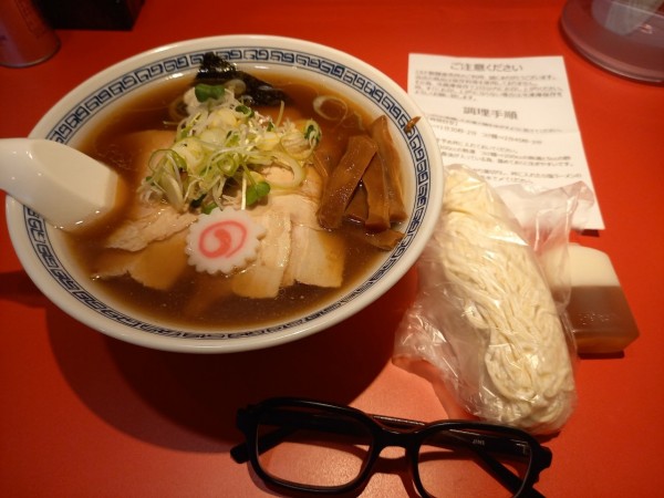 「中華そば並(クーポンお土産生麺)」@醤油ラーメンなら ミカド製麺直売所の写真