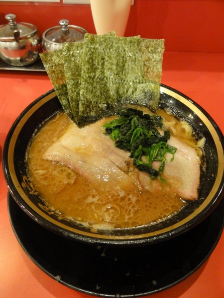 「ラーメン800円硬め　半ライス」@横浜家系ラーメン 大輝家の写真