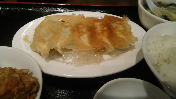 「定食 餃子（5個）＋唐揚げ（3個） 980円」@中国家庭料理 老舗 水道橋店の写真