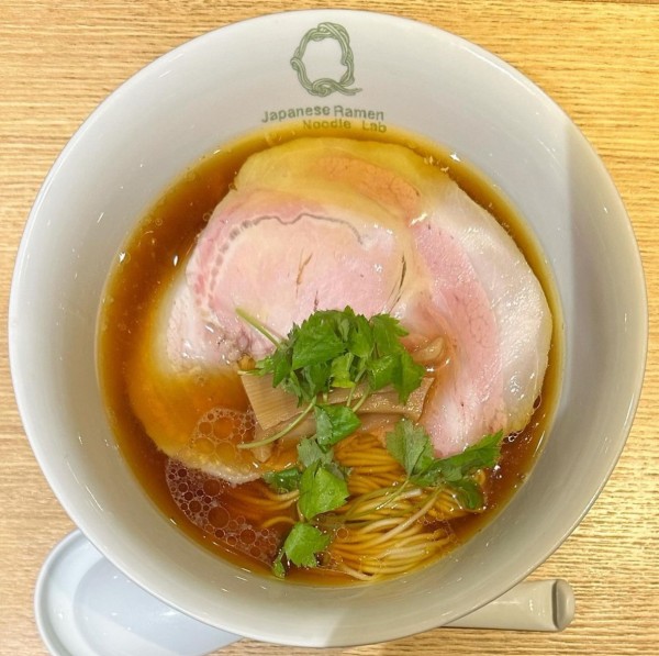 「醤油らぁ麺」@Japanese Ramen Noodle Lab Qの写真