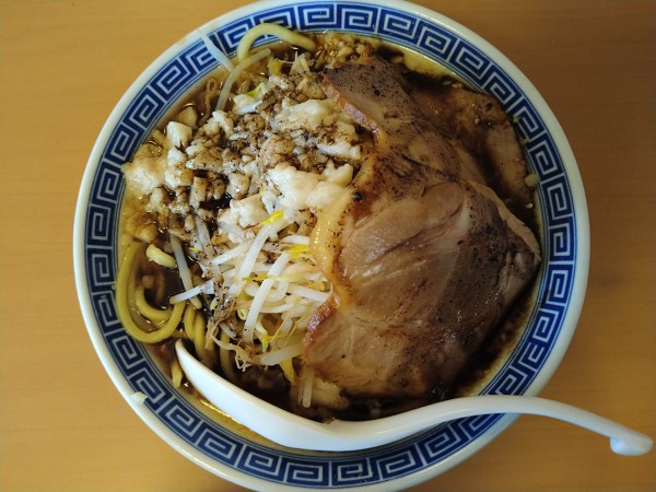 「黒味噌ふじ麺（中盛、ニンニク少なめ、アブラ多め）」@景勝軒 西片貝店の写真