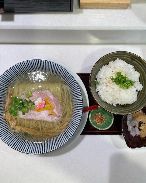 「鯛塩らぁ麺+胡麻鯛茶漬け」@鯛塩そば 灯花 アトレ上野店の写真