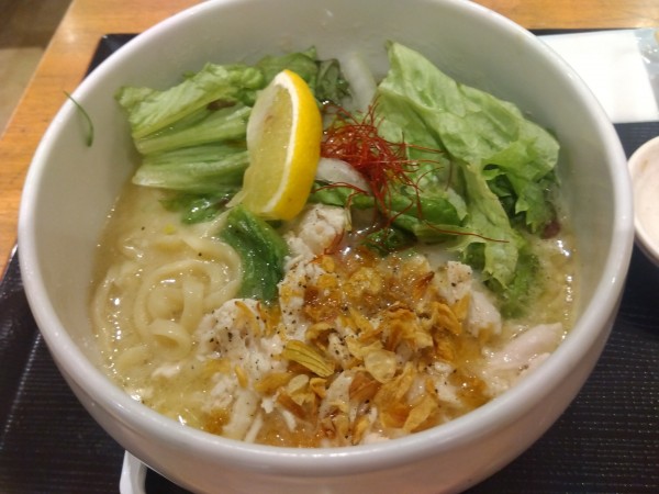 「（亀有店限定）あっさり鶏白湯塩らーめん¥790」@鶏白湯らーめん 自由が丘蔭山 アリオ亀有店の写真