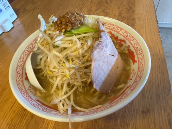 「ふじ麺（中盛・250g・こってり）980円→500円」@景勝軒 西片貝店の写真