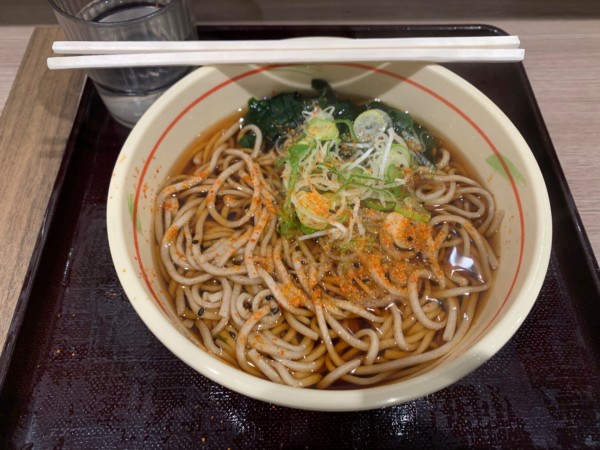 「かけそば 370円」@狭山そば 所沢店の写真