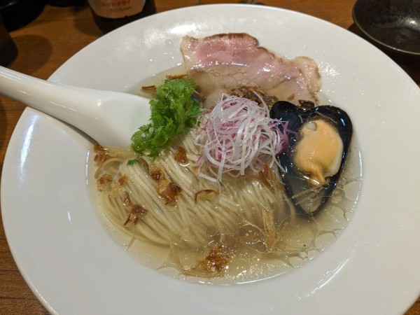 「ポルチーニ香るしじみとムール貝の塩そば」@寿製麺よしかわ 川越店の写真