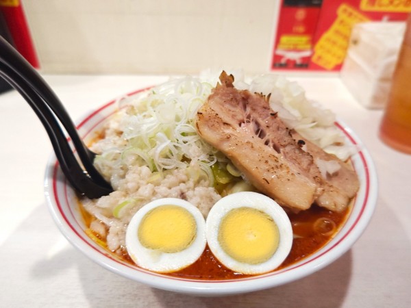 「北極やさい辛さ10倍+α」@蒙古タンメン 中本 御徒町店の写真