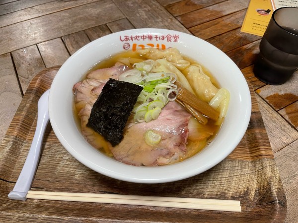 「チャーシューわんたん中華そば + 手巻き餃子」@しあわせ中華そば食堂 にこりの写真